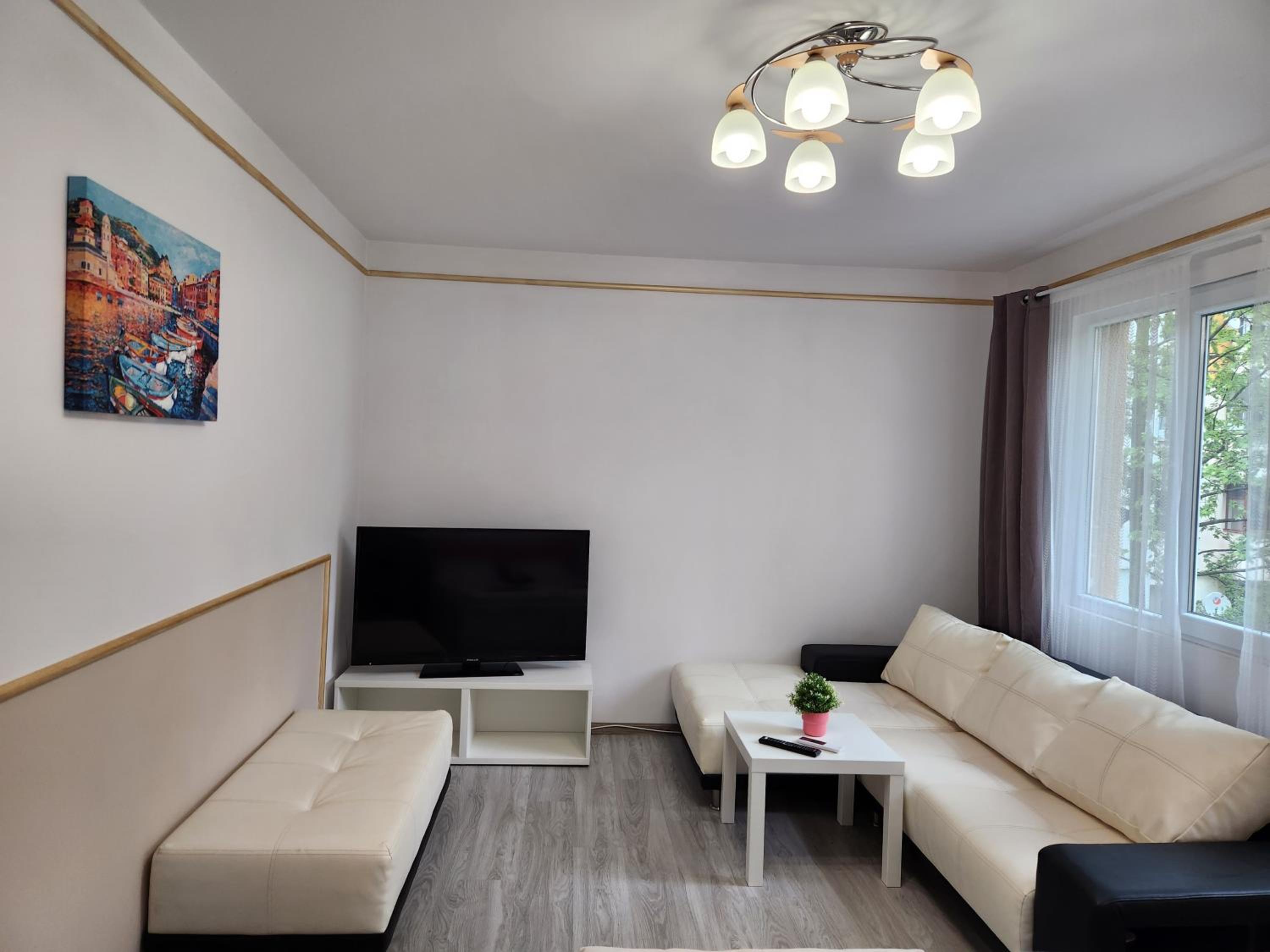 luxury two bedroom Crown Apartament