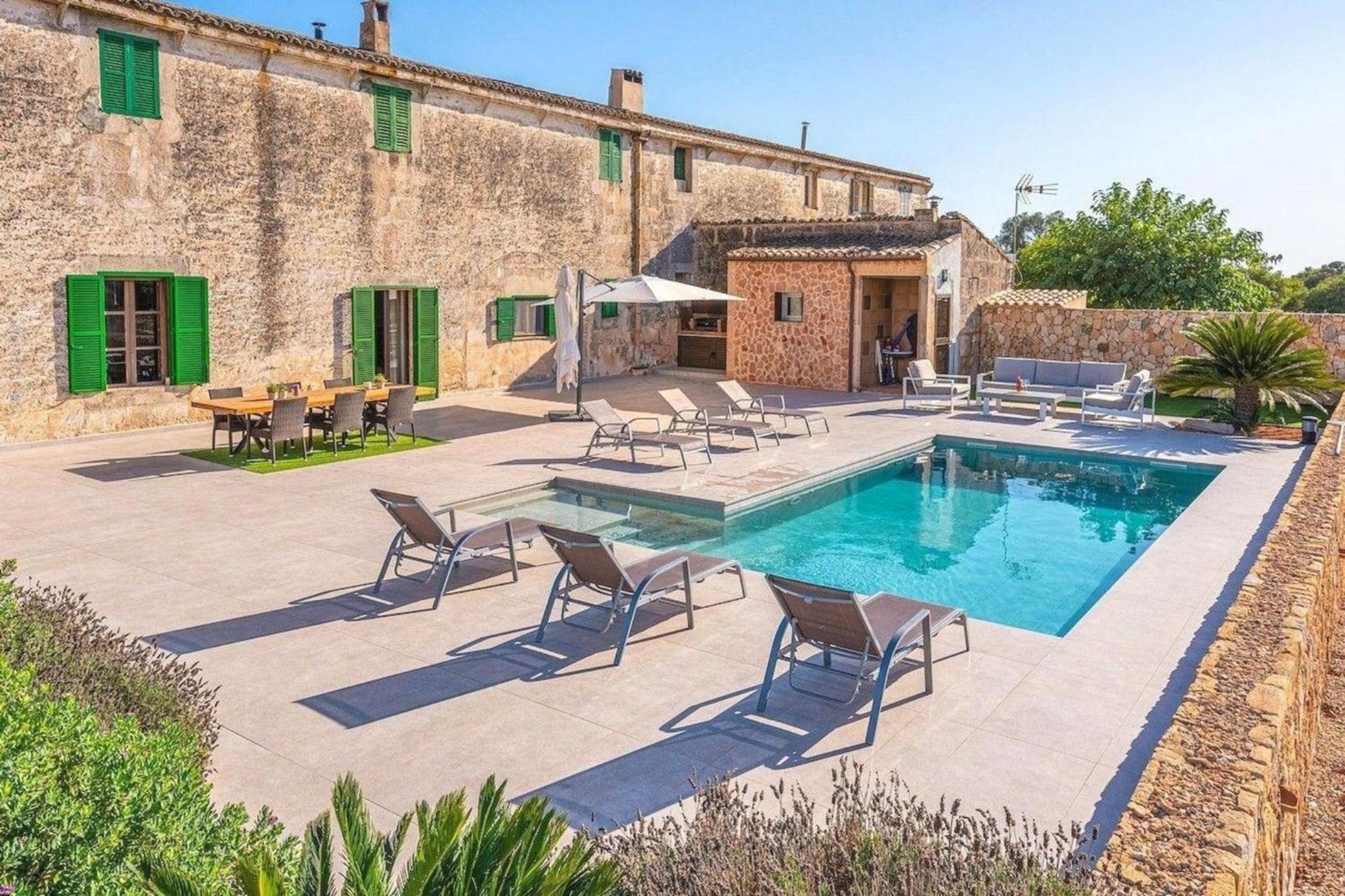 Nettes Ferienhaus in Ses Cadenes mit Privatem Pool