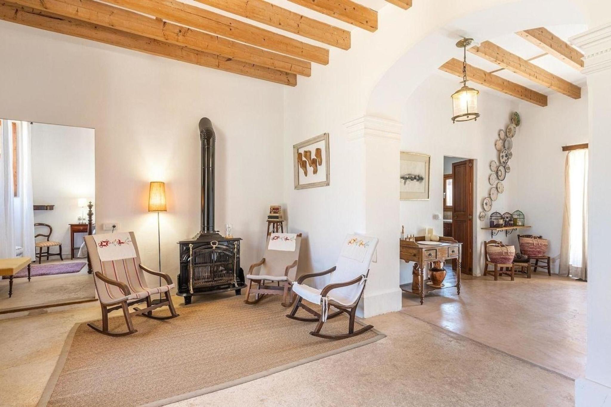 Nettes Ferienhaus in Ses Cadenes mit Privatem Pool