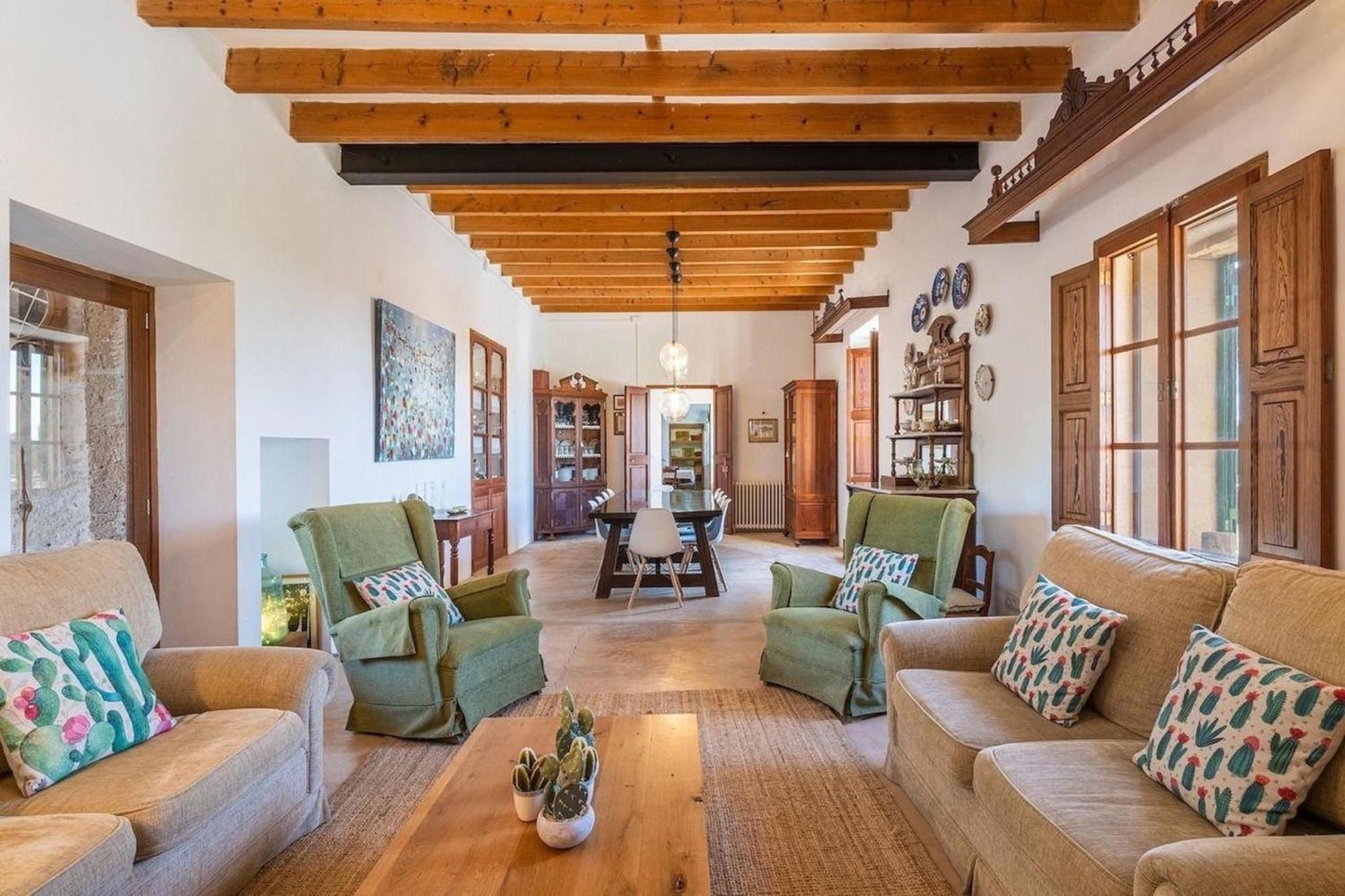 Nettes Ferienhaus in Ses Cadenes mit Privatem Pool