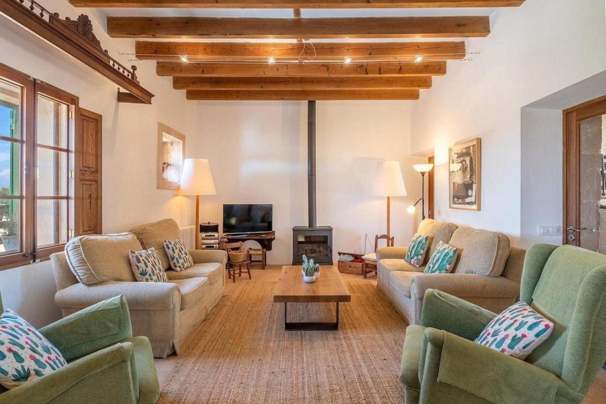 Nettes Ferienhaus in Ses Cadenes mit Privatem Pool
