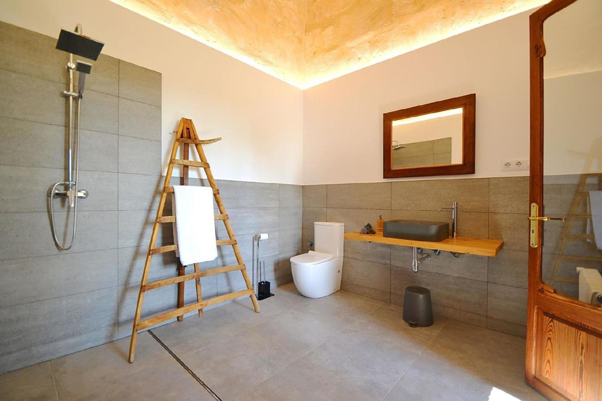 Nettes Ferienhaus in Ses Cadenes mit Privatem Pool