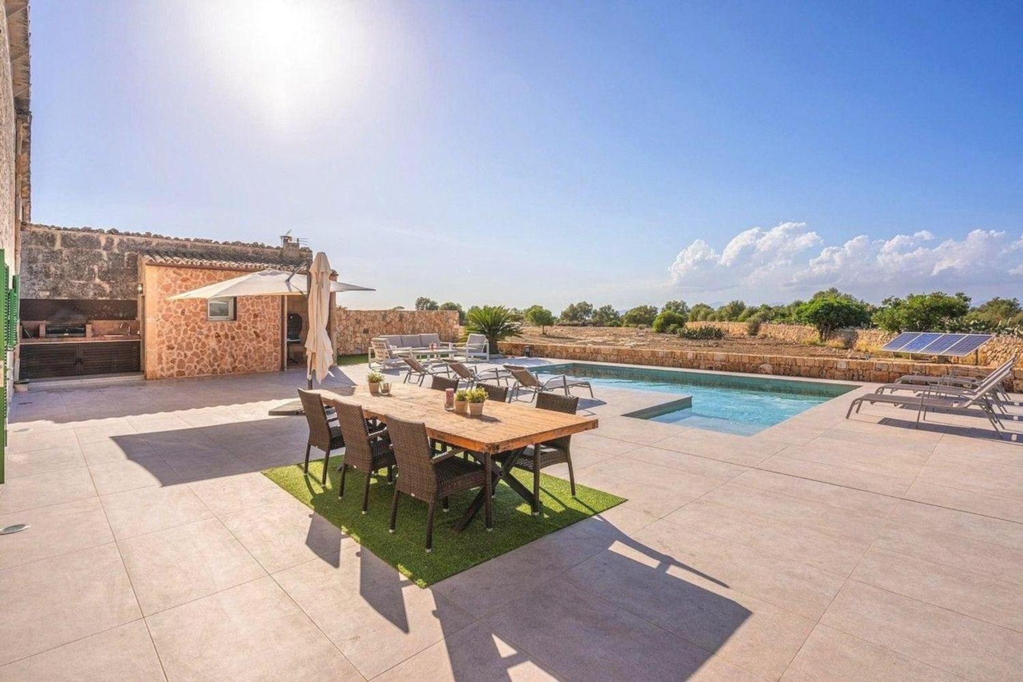 Nettes Ferienhaus in Ses Cadenes mit Privatem Pool