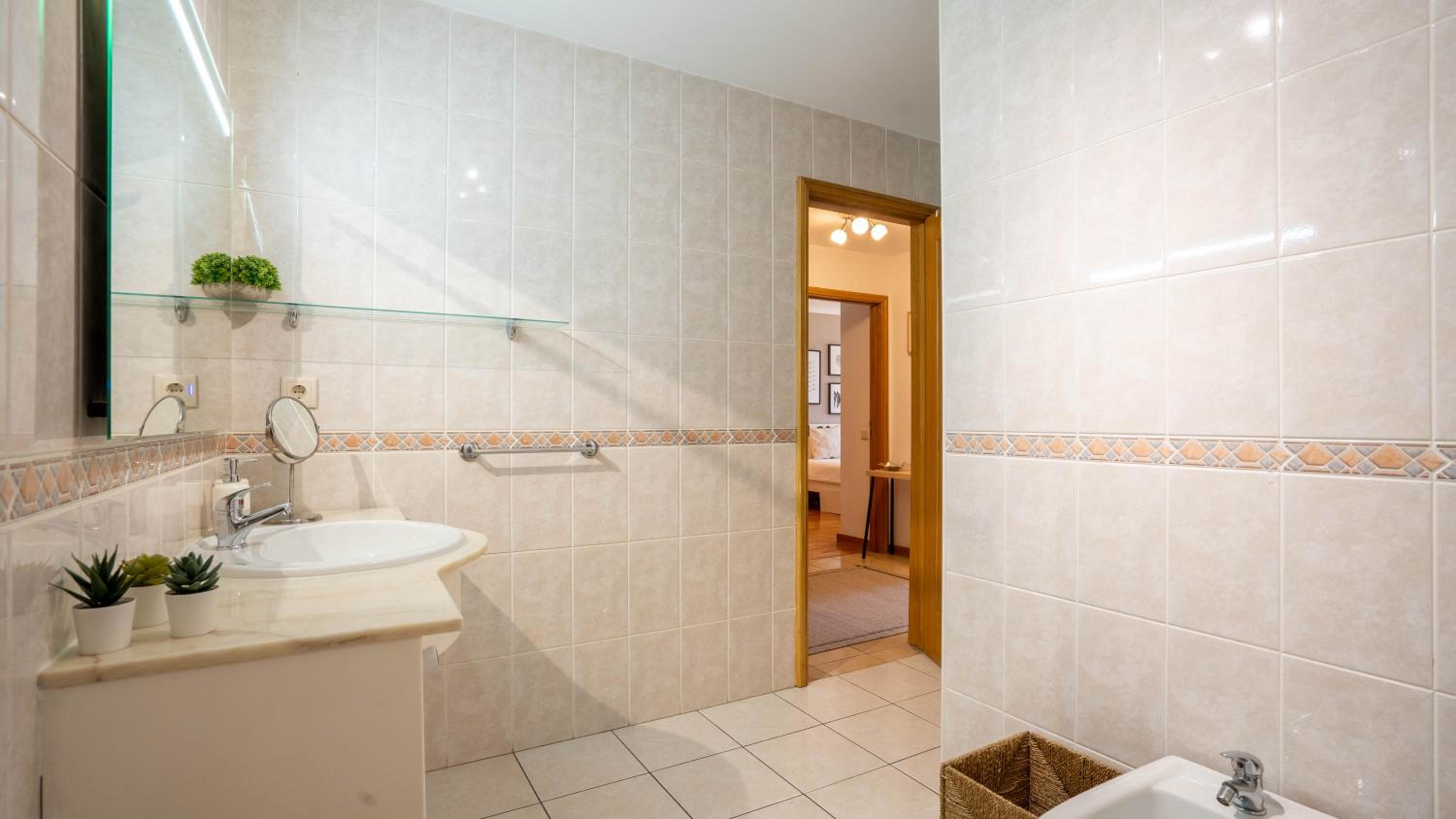 Infante Cozy 1BR w Parking by LovelyStay view 2