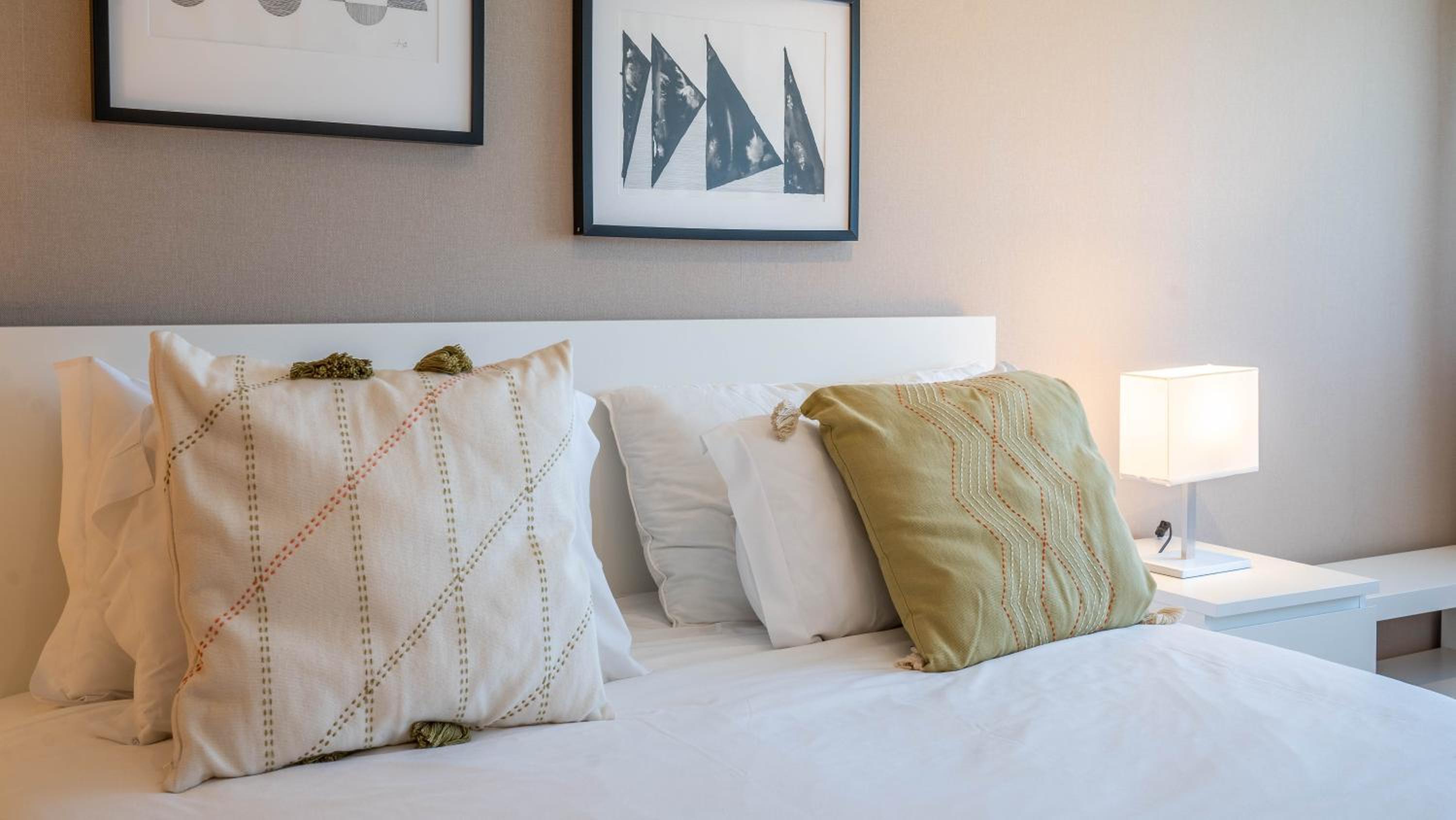 Infante Cozy 1BR w Parking by LovelyStay view 5
