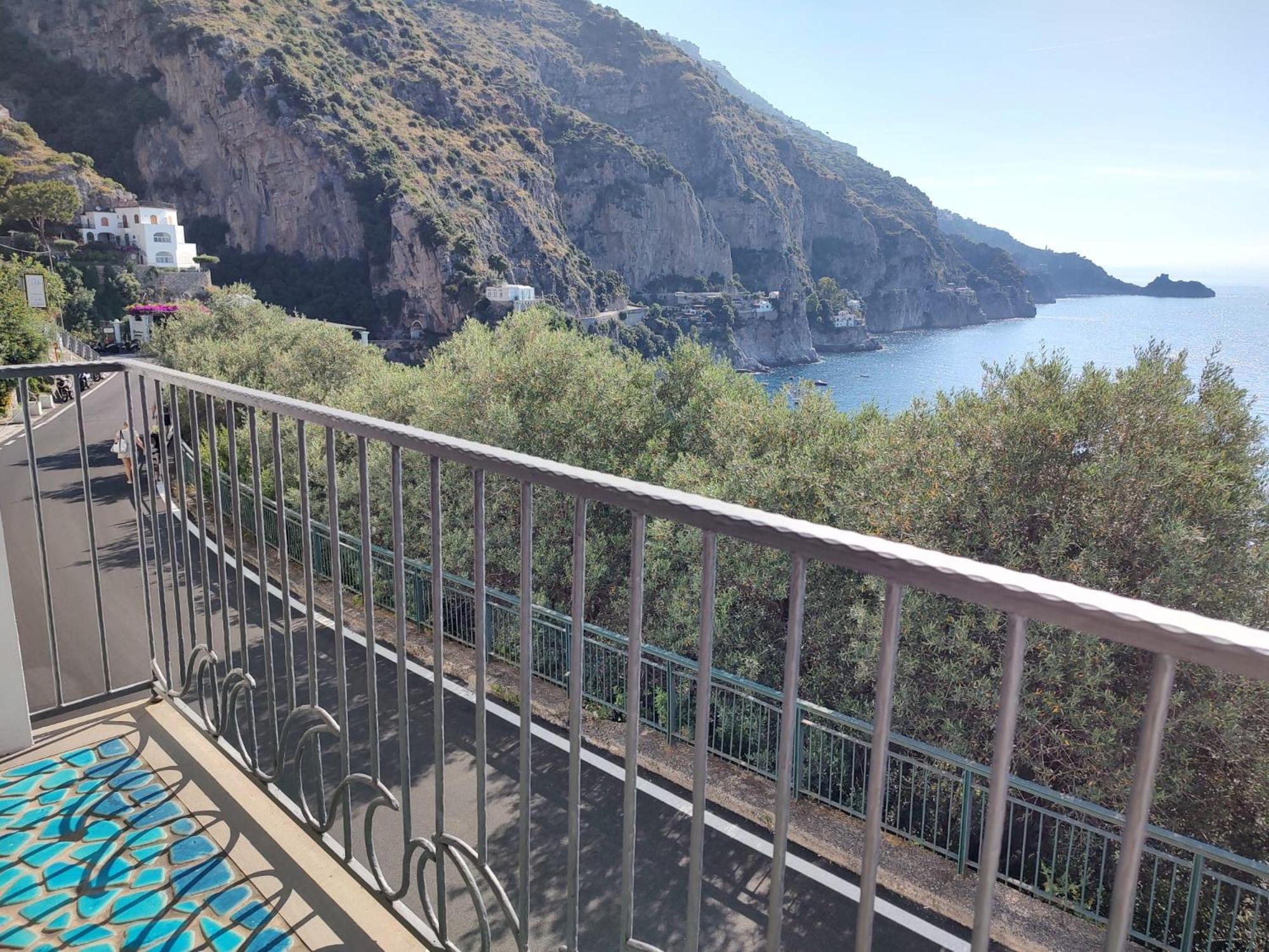 HOLIDAY double photo 3