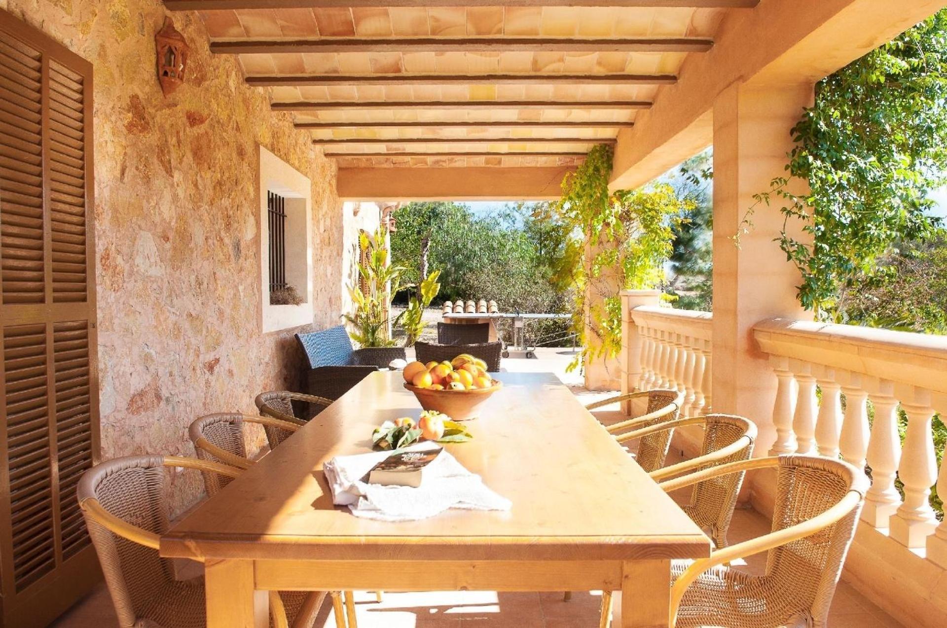 Landhaus mit Pool und schönem Ausblick