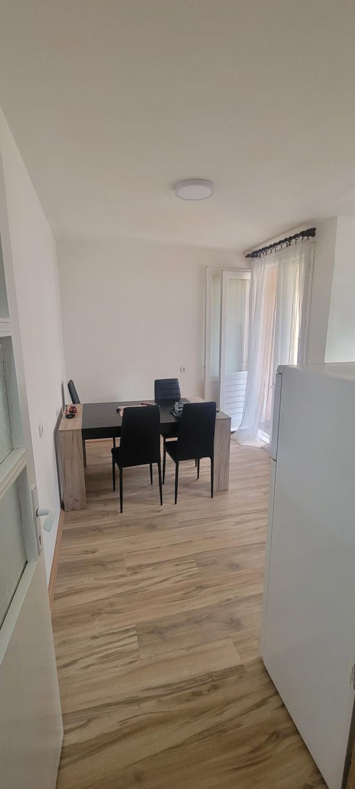 Apartman Kraljevo-ceo stan,privatan parking view 4