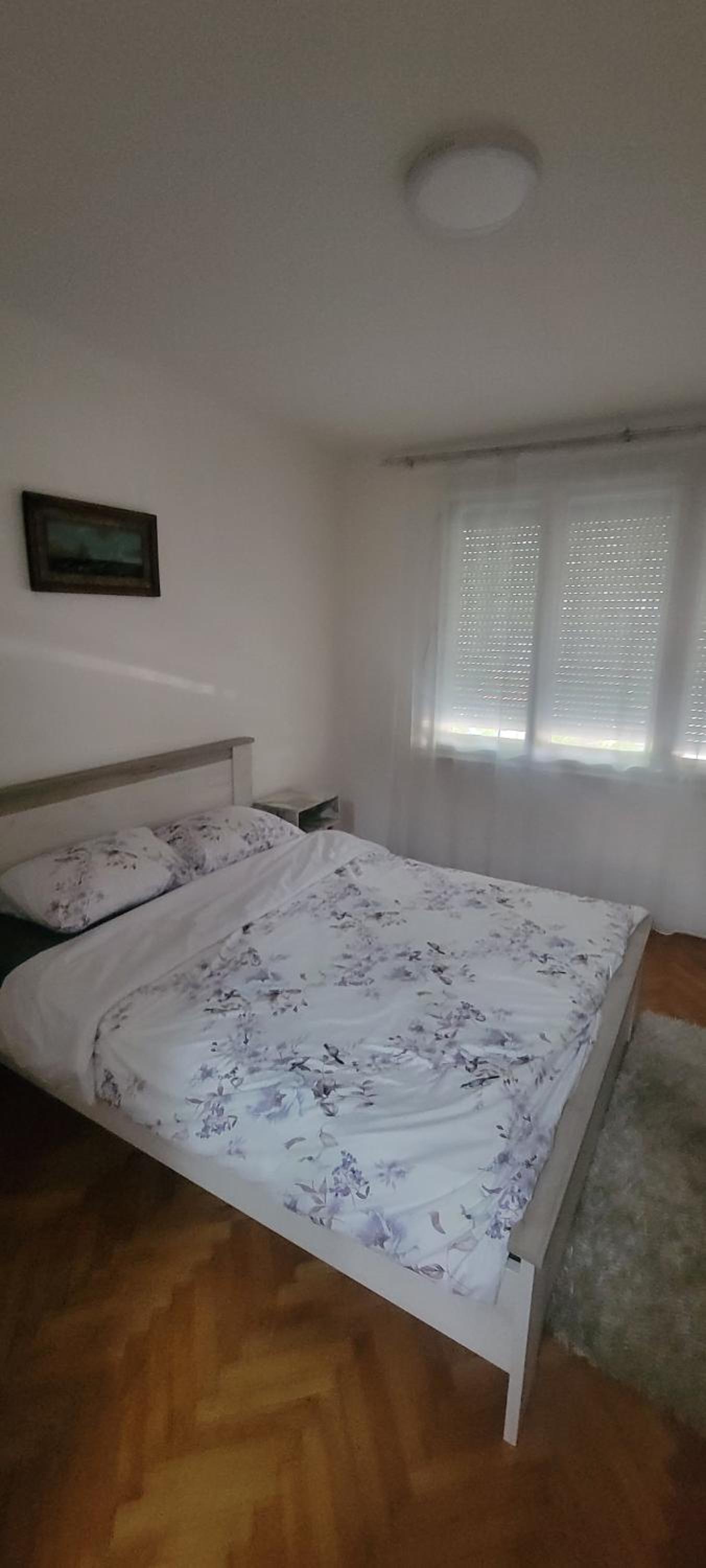 Apartman Kraljevo-ceo stan,privatan parking view 5