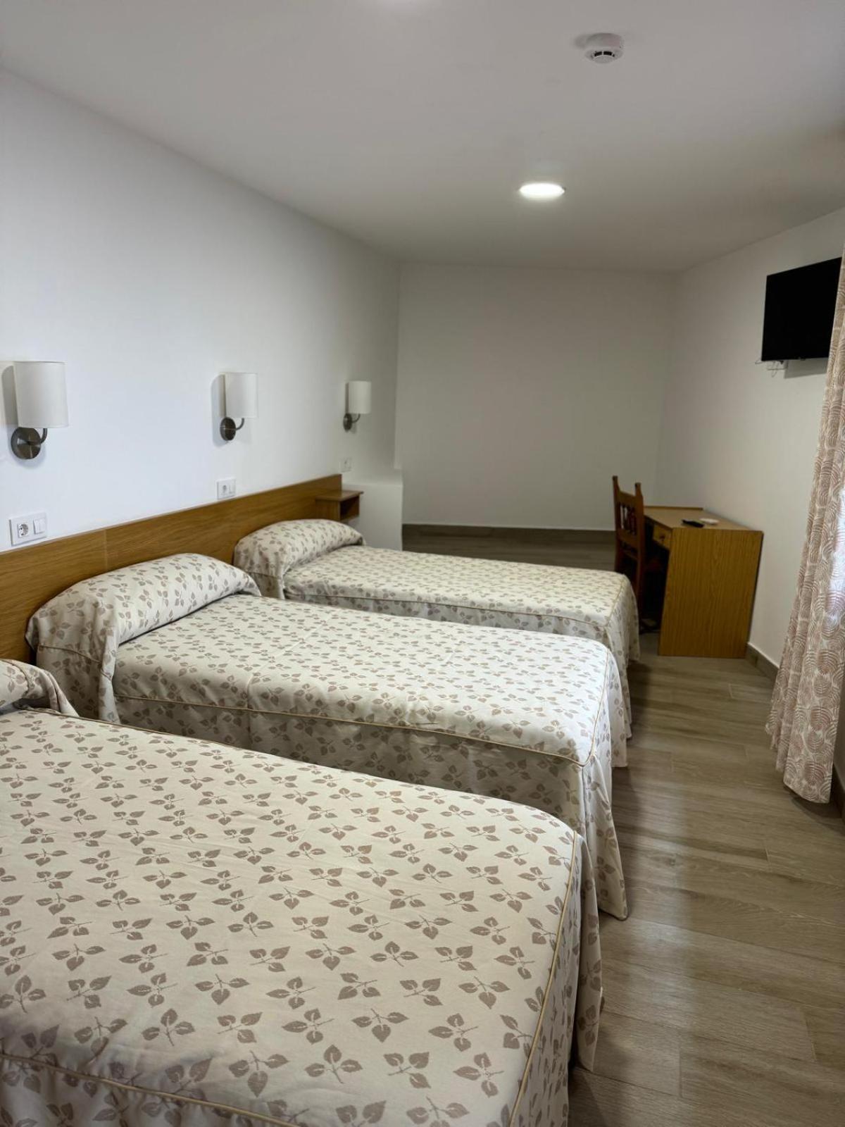 Hostal cazalegas