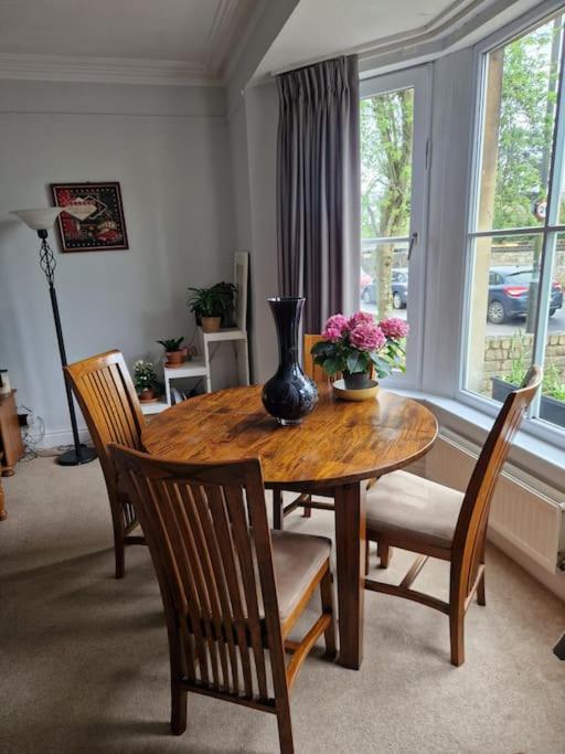 Duplex flat in Cirencester free parking and WiFi view 5