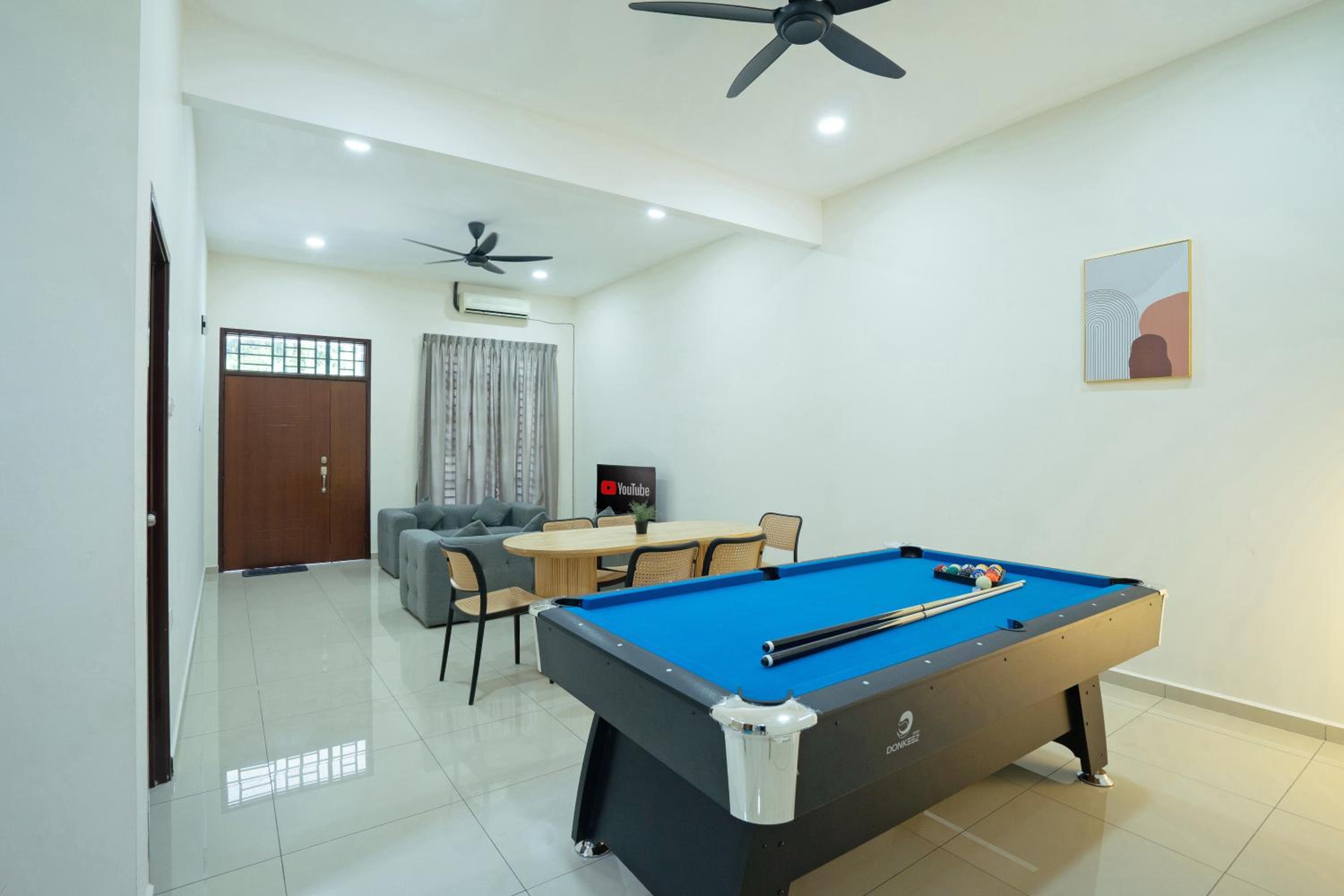 NEW-Batu Pahat 10pax Mahjong Snooker BBQ photo 1