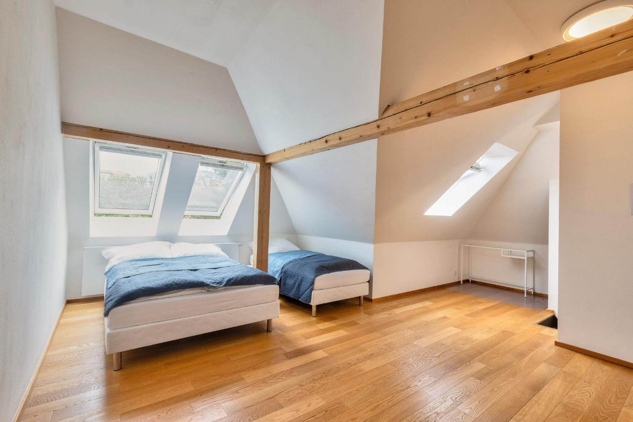 Family Friendly Spacious Two Floor B&B Prague