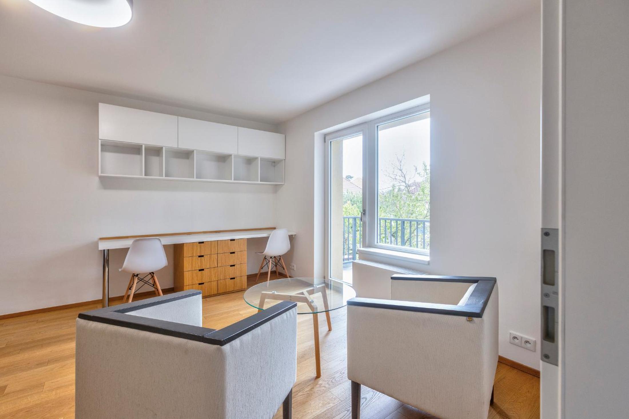 Family Friendly Spacious Two Floor B&B Prague