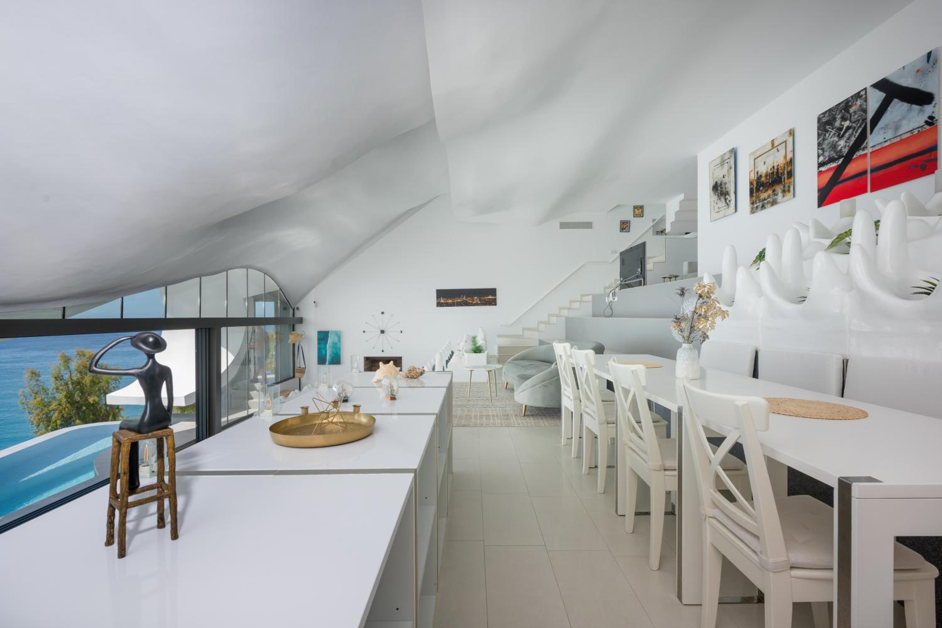 RentitSpain - Casa Acantilado - Lujo y Estilo Frente a la Costa Tropical