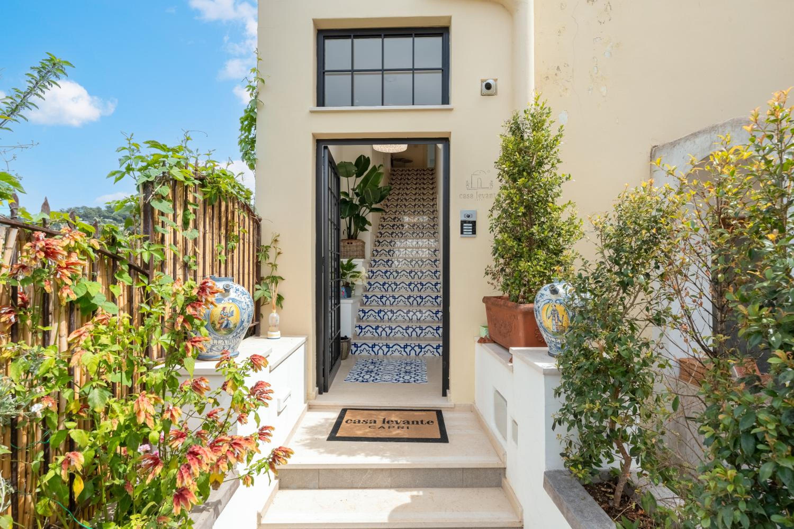 Casa Levante Luxury Apartments Capri view 3