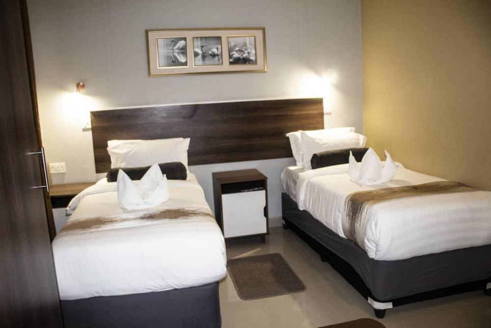 Etang Hotels