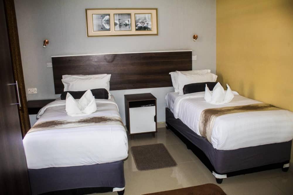 Etang Hotels