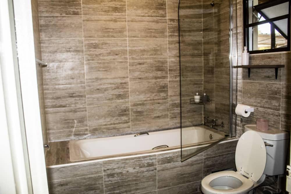 Etang Hotels