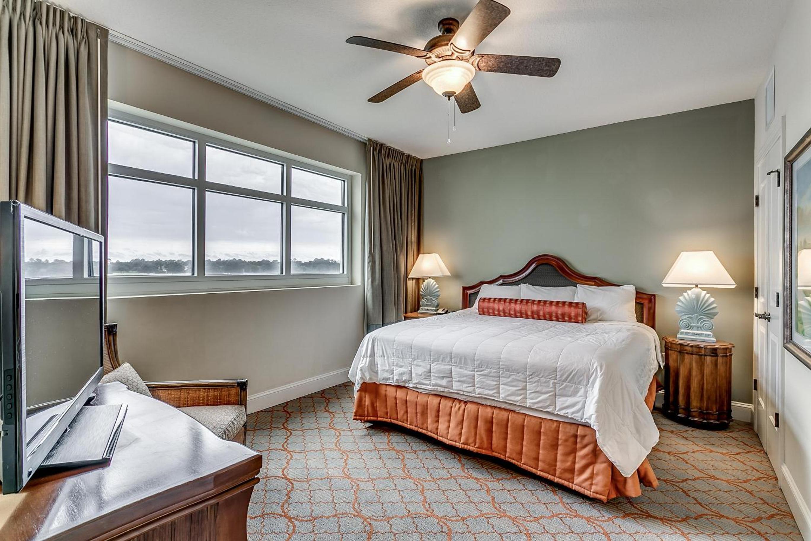 The Marina 4-502 view 3
