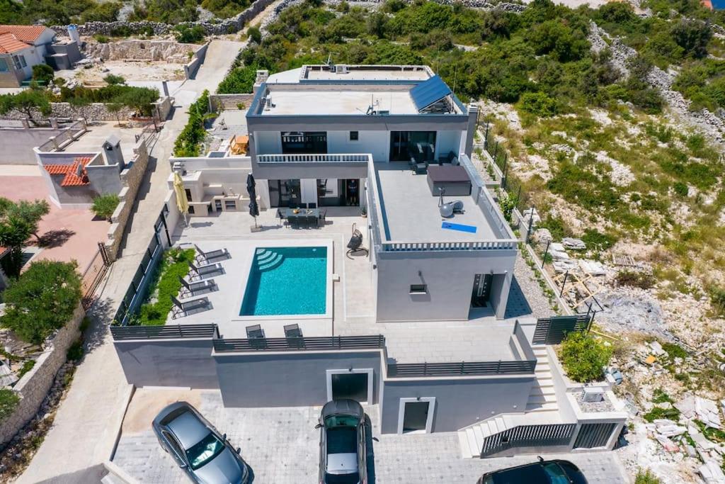 Luxury Villa Mia with sea view, heated pool and jacuzzi view 5