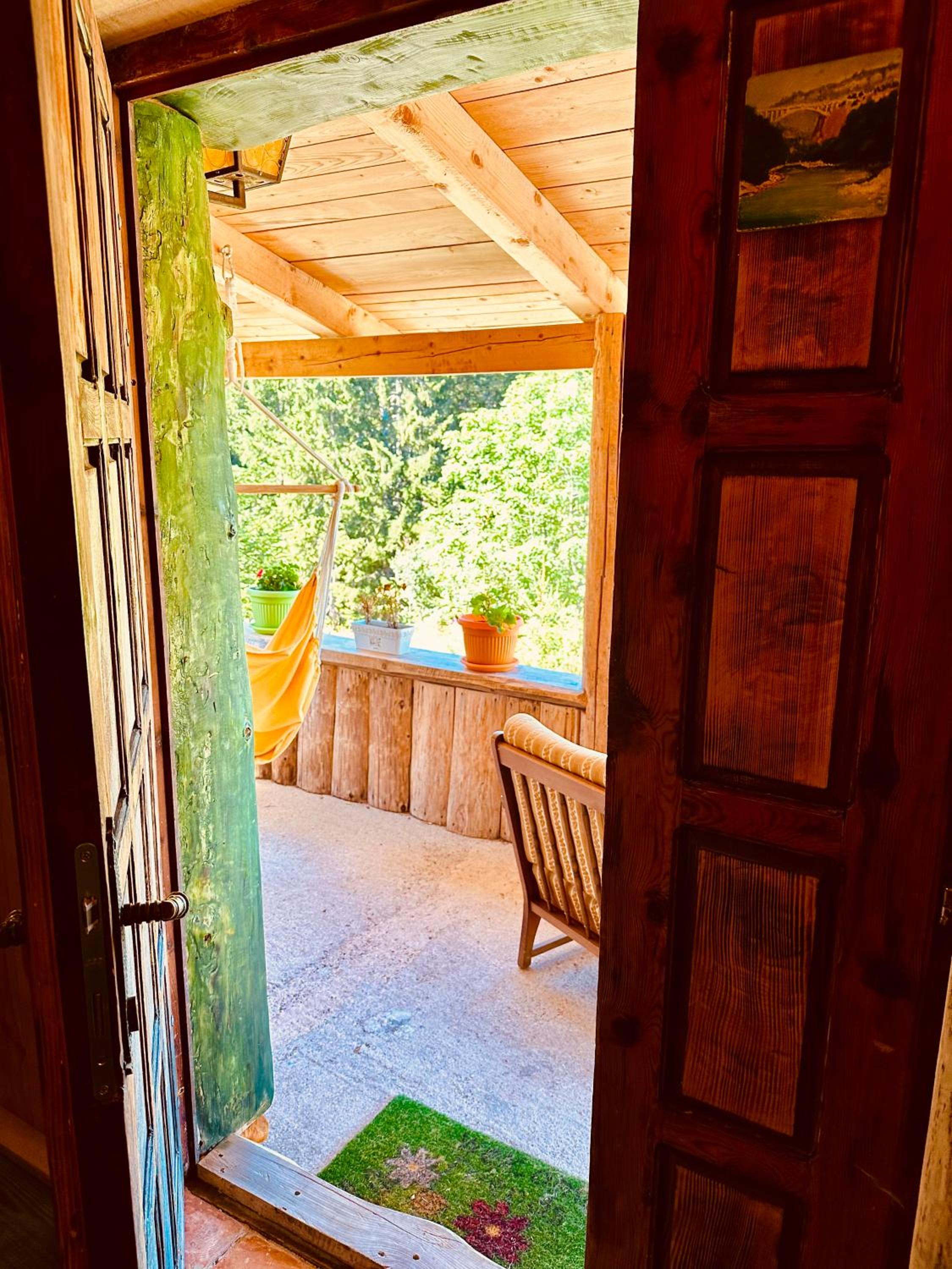 Mountain story apartment view 4