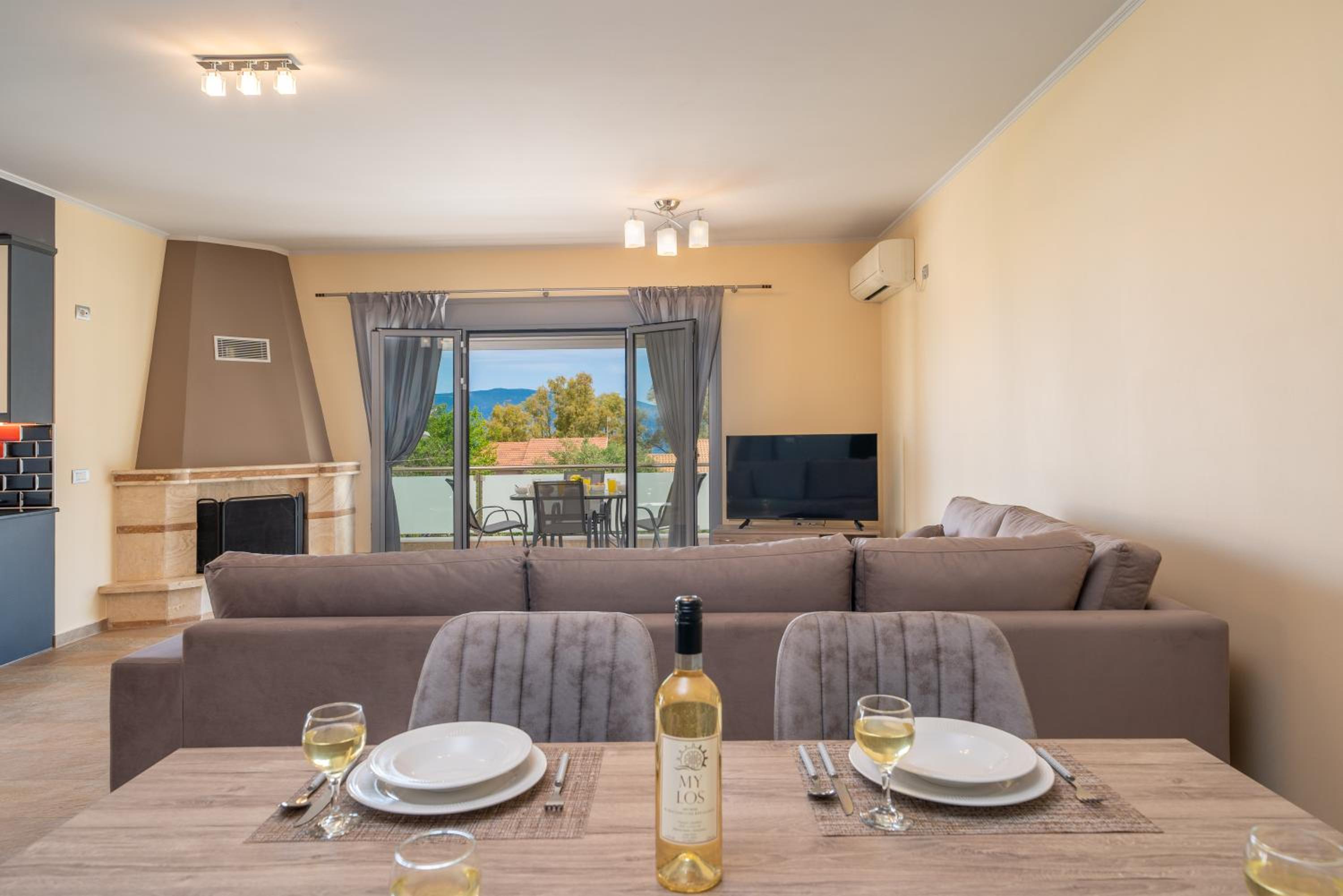 Nicolis Seaside Apartment