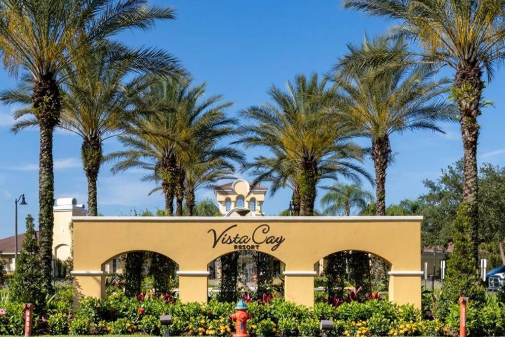 Harry Potter-Themed, Lake View, Spacious Condo Near Universal with Extra Amenities