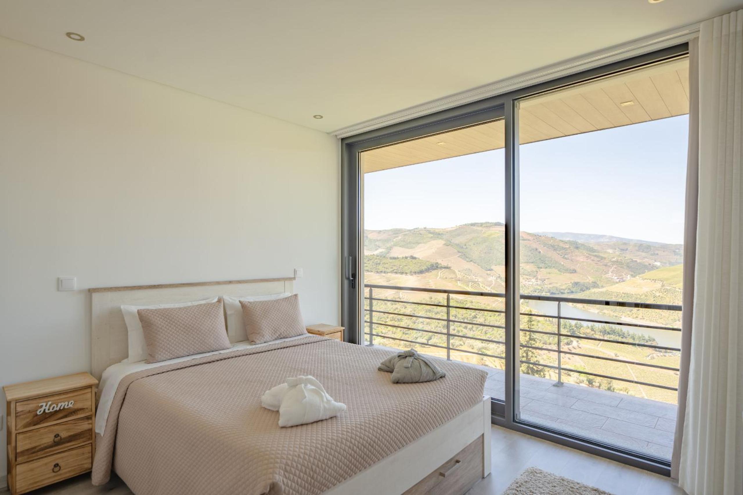 Feel Discovery Alvim's Douro view 3