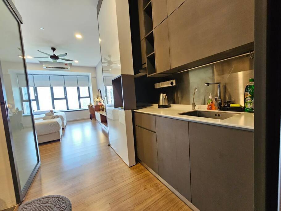 Stylish Ceylonz Suite near Bukit Bintang 4pax