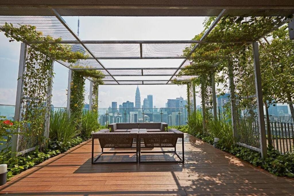Stylish Ceylonz Suite near Bukit Bintang 4pax