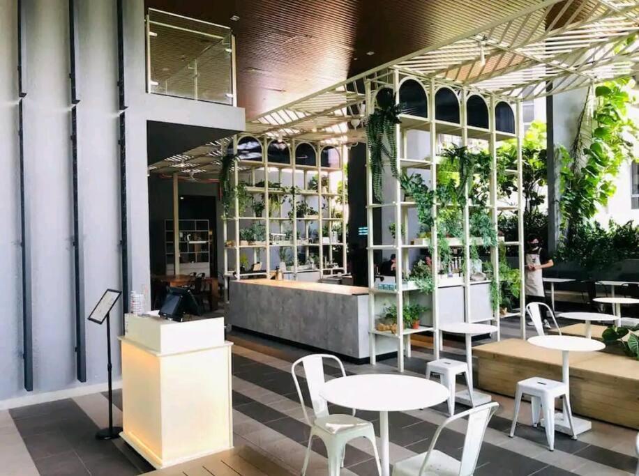 Stylish Ceylonz Suite near Bukit Bintang 4pax