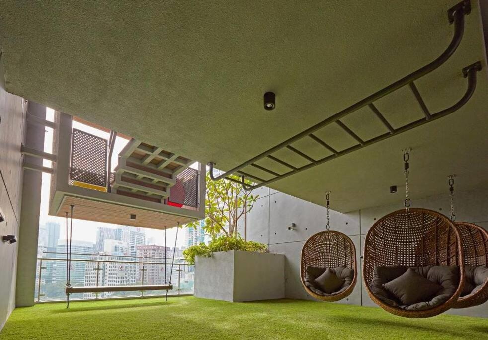 Stylish Ceylonz Suite near Bukit Bintang 4pax