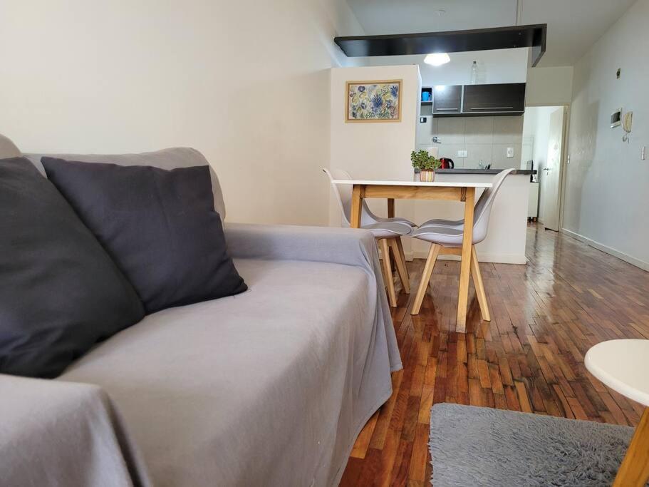 Dpto 2 ambientes en Belgrano con Laundry y Piscina, a 100mts Cabildo