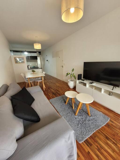 Dpto 2 ambientes en Belgrano con Laundry y Piscina, a 100mts Cabildo