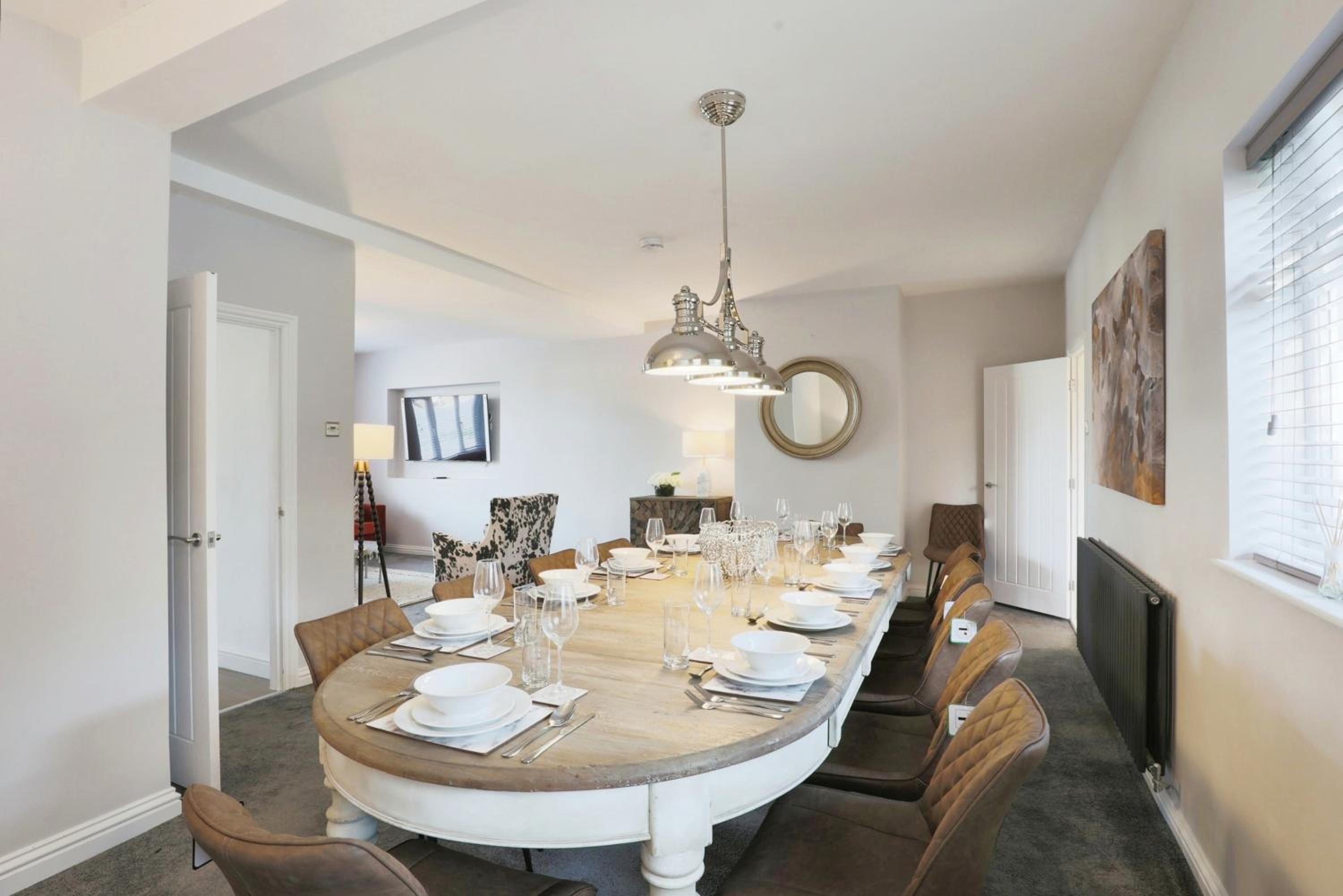 Large Luxury Home in Solihull - Sleeps 14 near NEC & BHX, photo 19