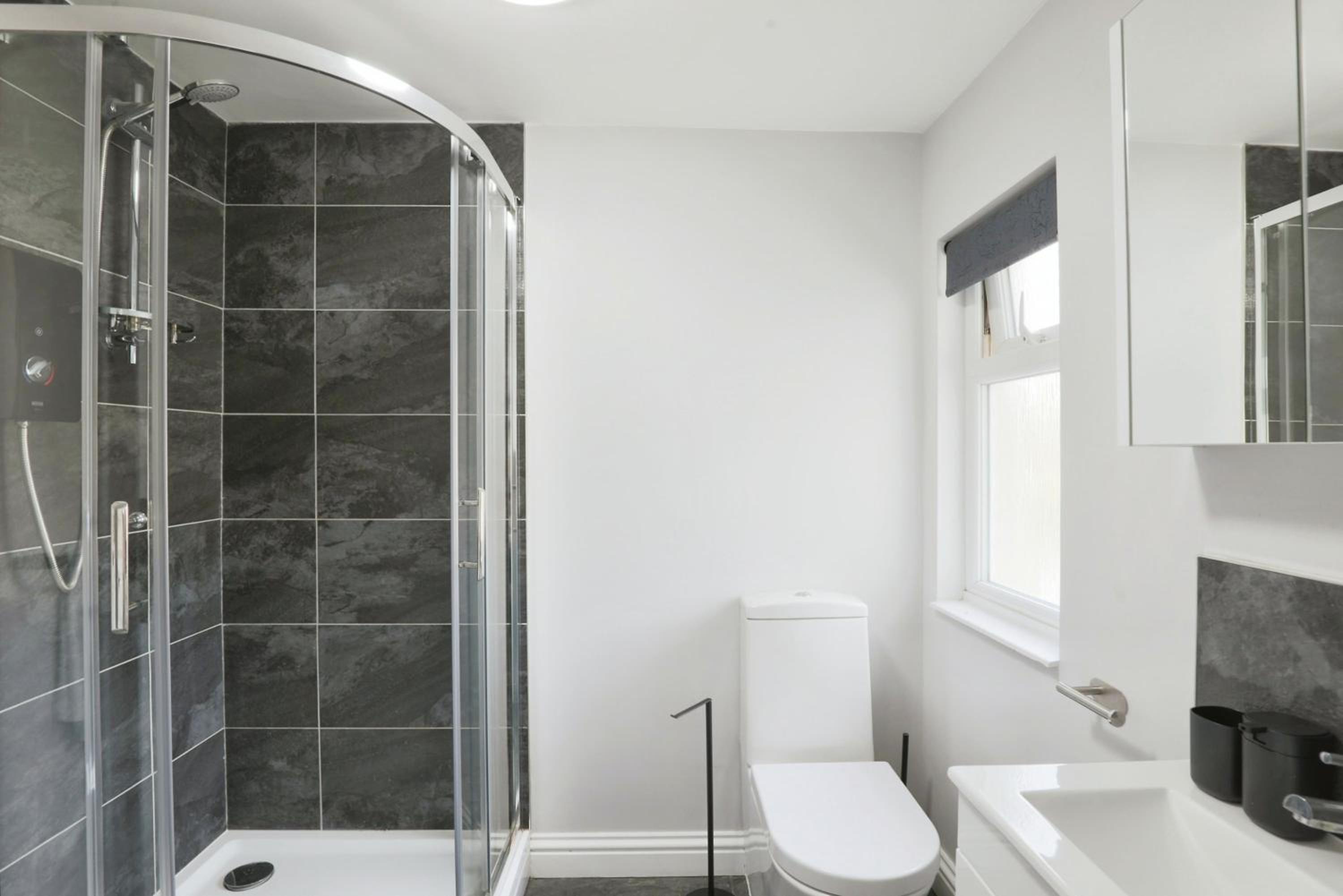 Large Luxury Home in Solihull - Sleeps 14 near NEC & BHX, photo 4