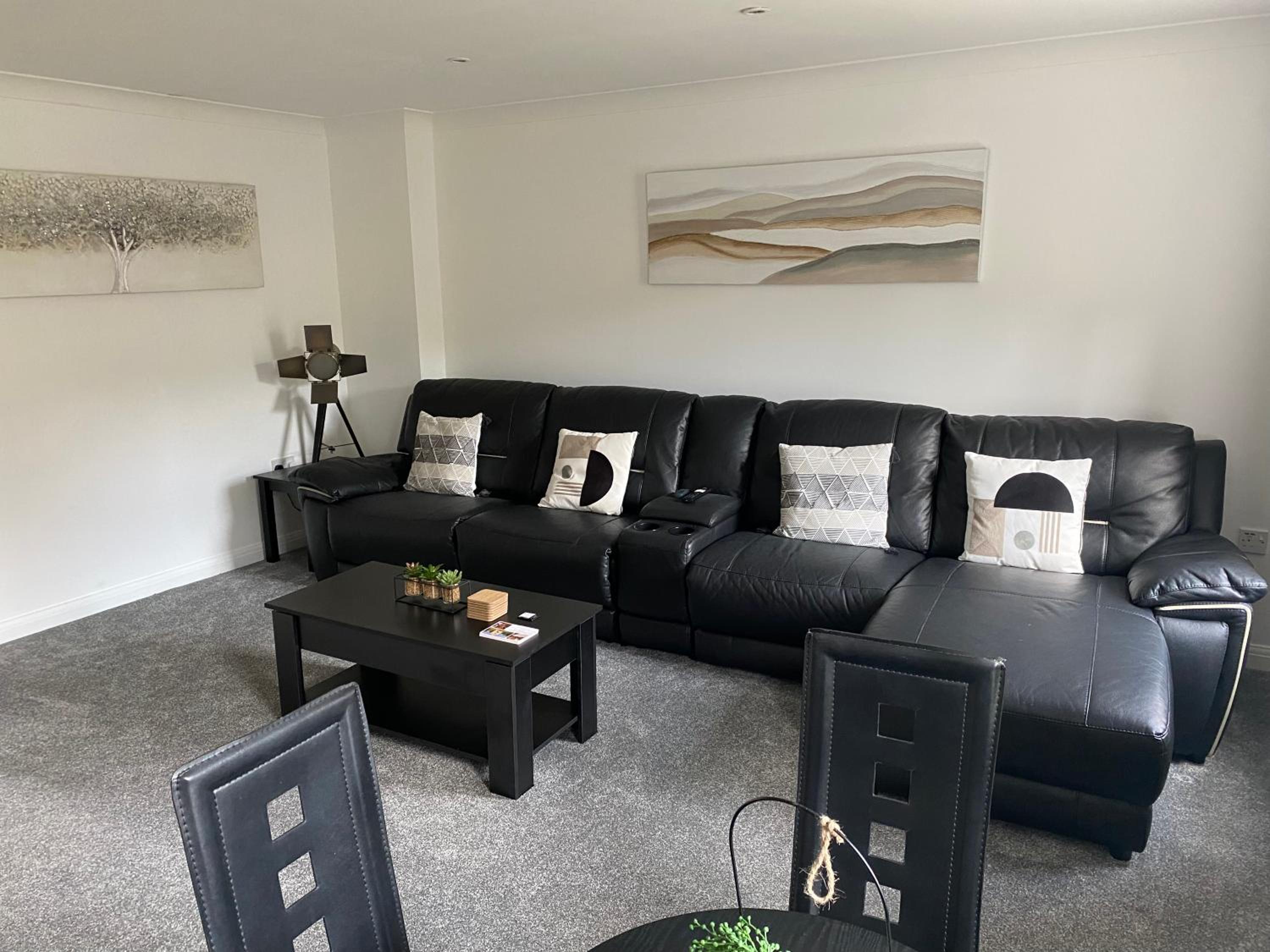 Charming 3-Bedroom Norwich Retreat Garden& Parking