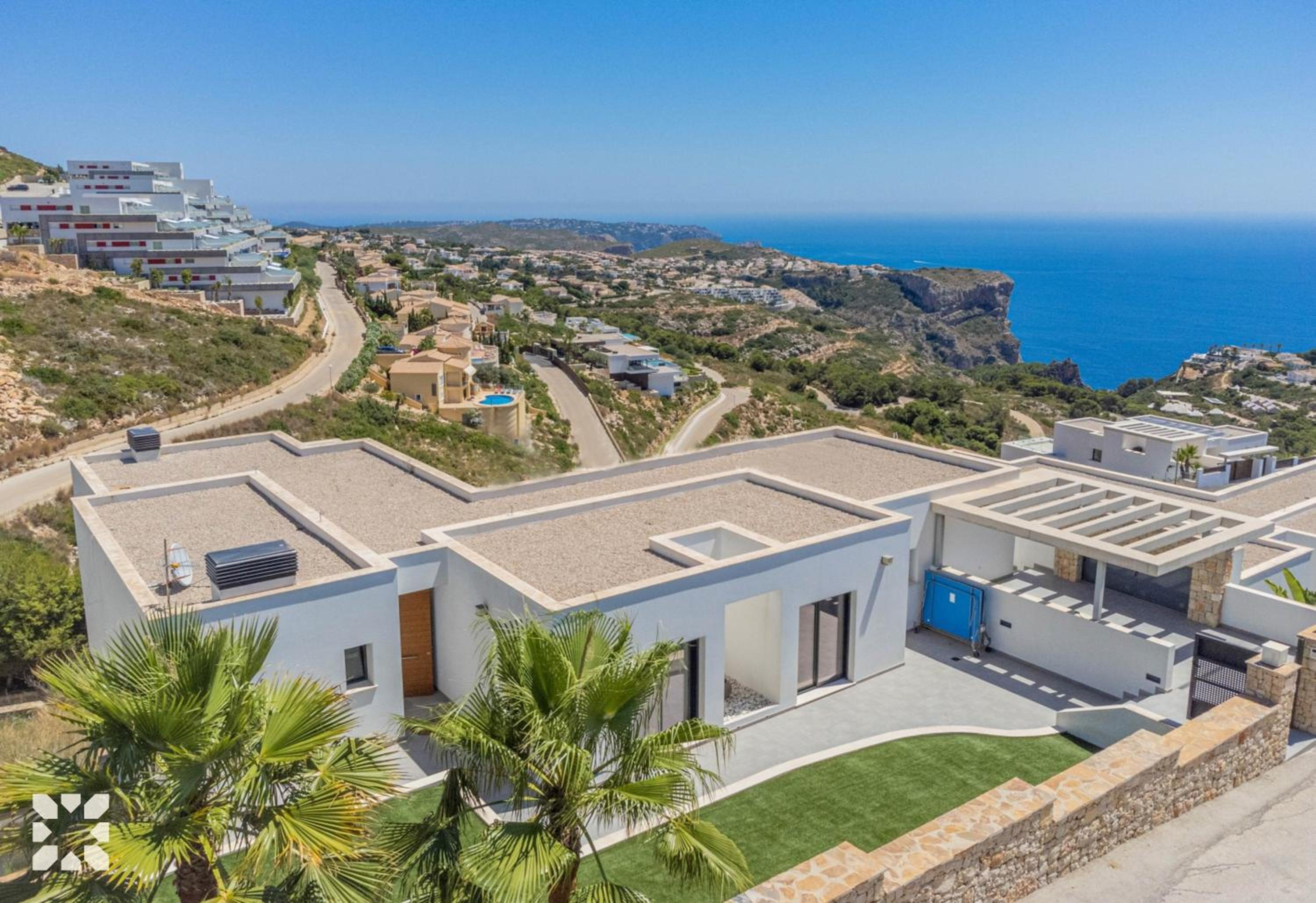 Villa Falqui by Abahana Villas