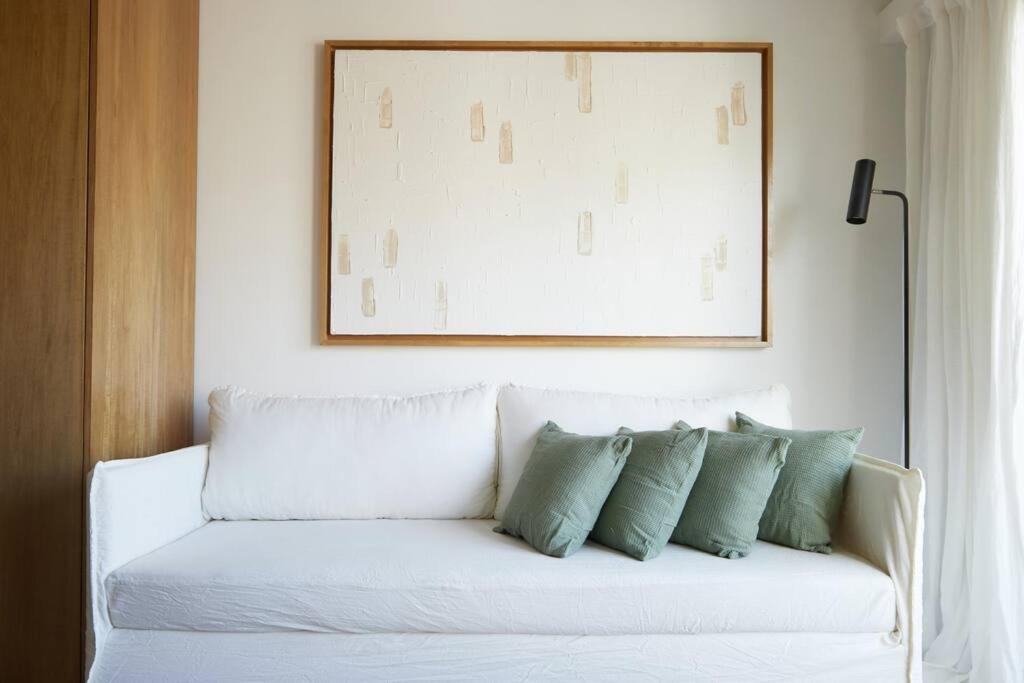 Hestia at Belgrano: 1 BDR w Balcony