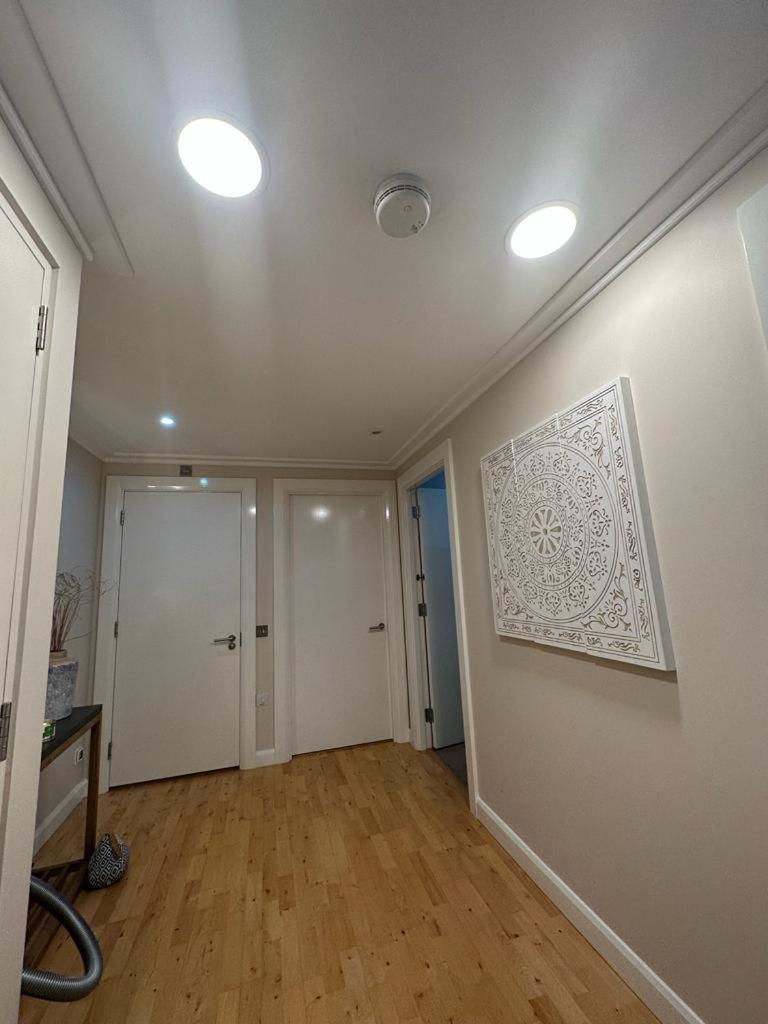 Lakes 2 Bedroom Shared Apartment In Canary Wharf With Private Bathrooms