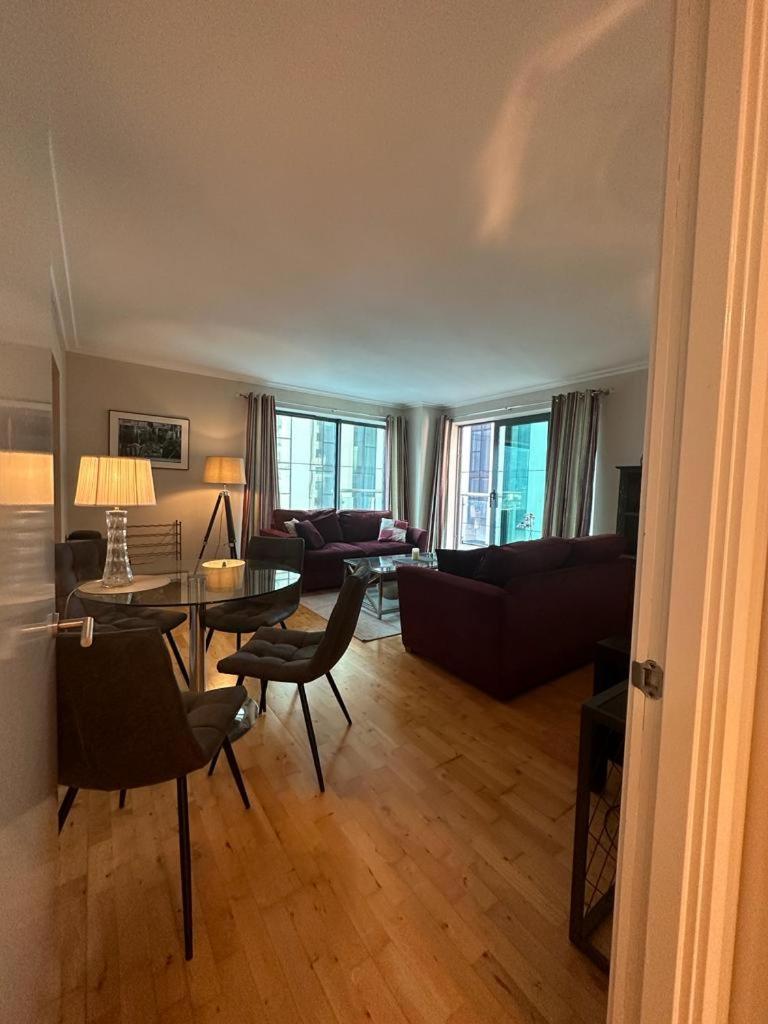 Lakes 2 Bedroom Shared Apartment In Canary Wharf With Private Bathrooms