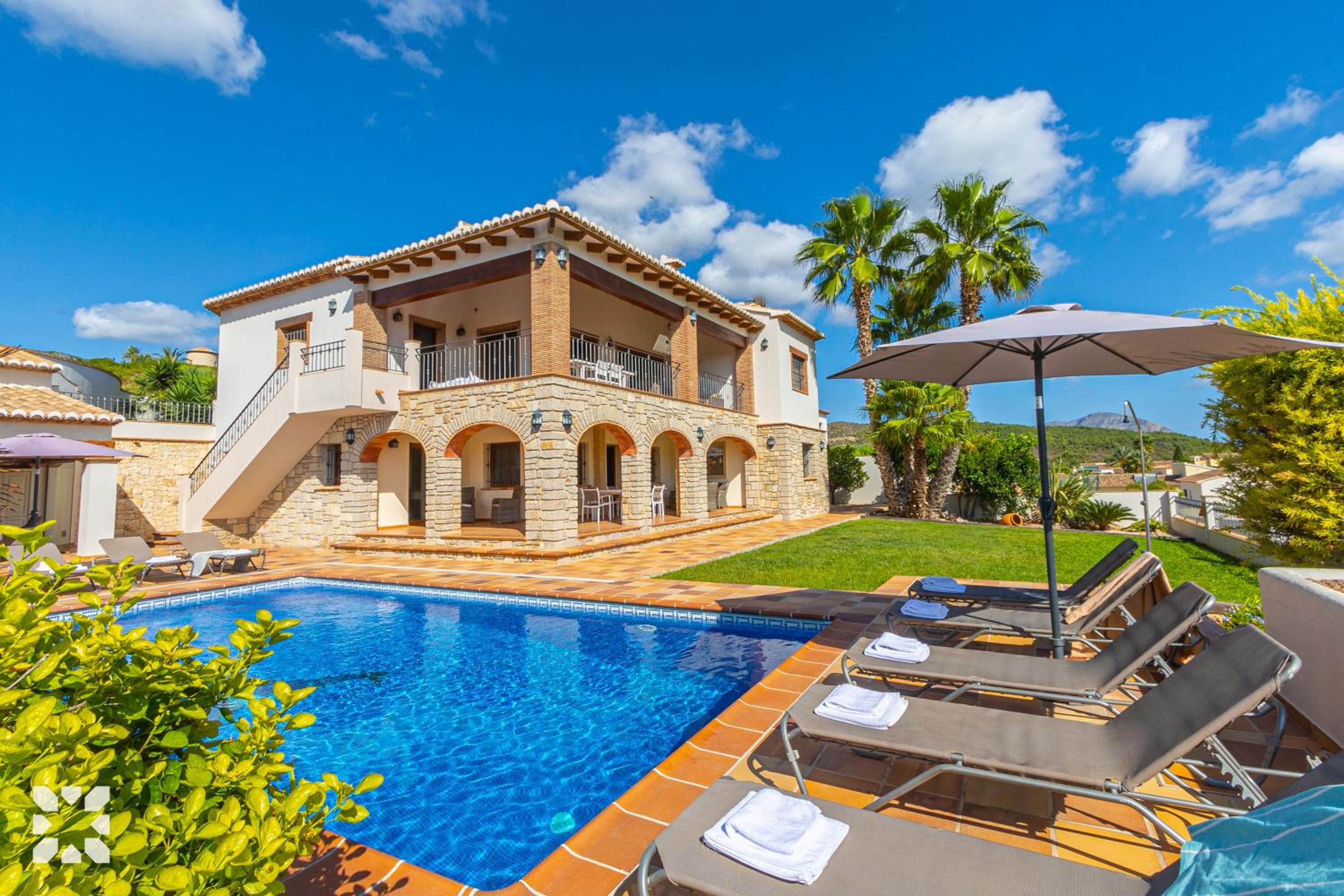 Villa Fortezza by Abahana Villas