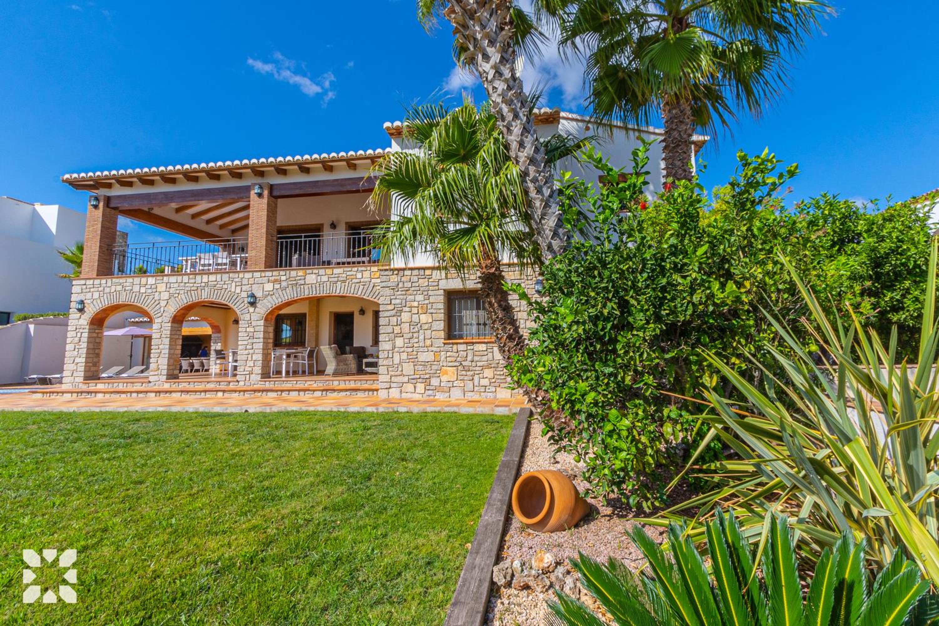 Villa Fortezza by Abahana Villas