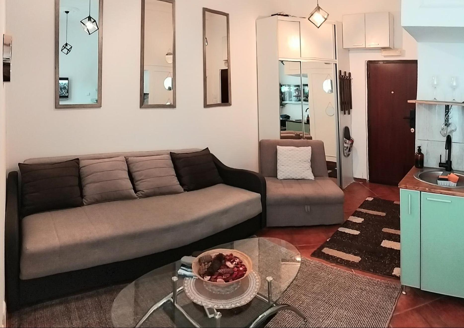 B&L Chic apartment view 3