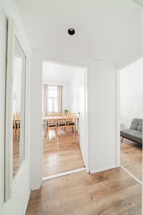 65 m2 Premium Apartment near Westbahnhof