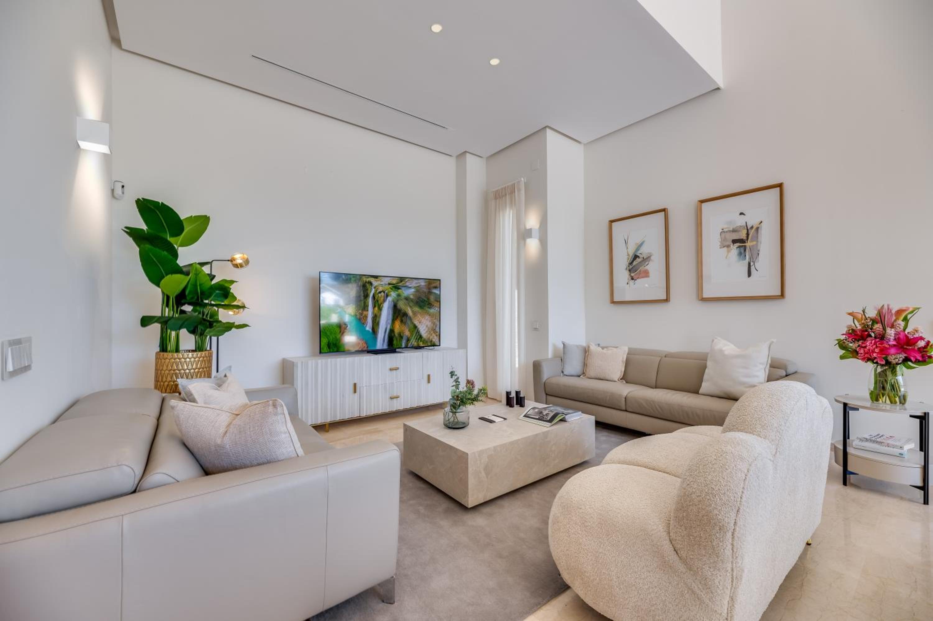 VACATION MARBELLA I Villa Velazquez, Newly-Built, Best Location in Marbella, 150m to the Beach, Heated Pool, Golden Mile, BBQ, World-Class Dining view 2