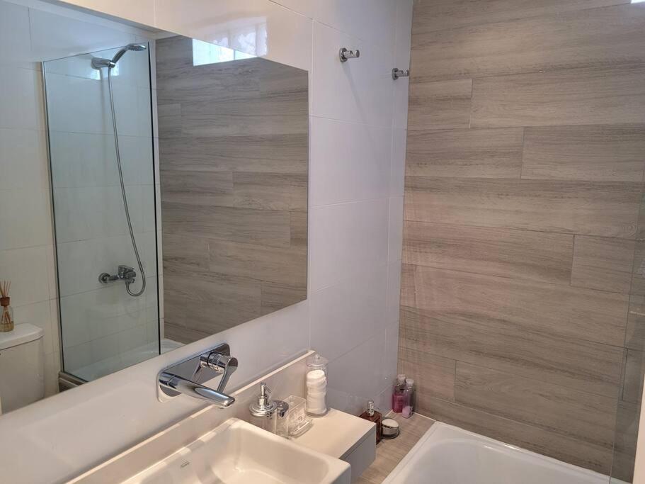 Dpto 2 ambientes en Cañitas con Laundry Gym Piscina y Sofa cama extra