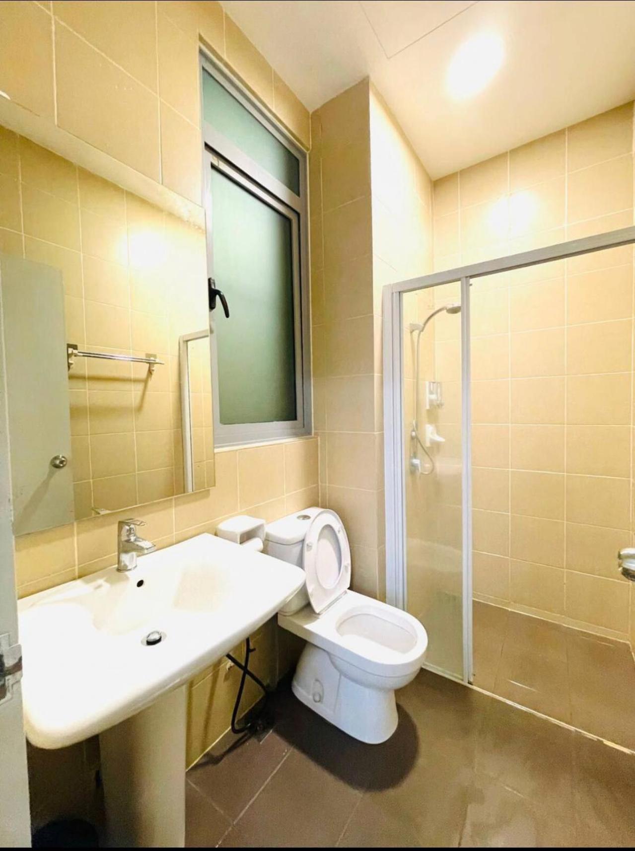 Cozy home in city center with free parking -1B