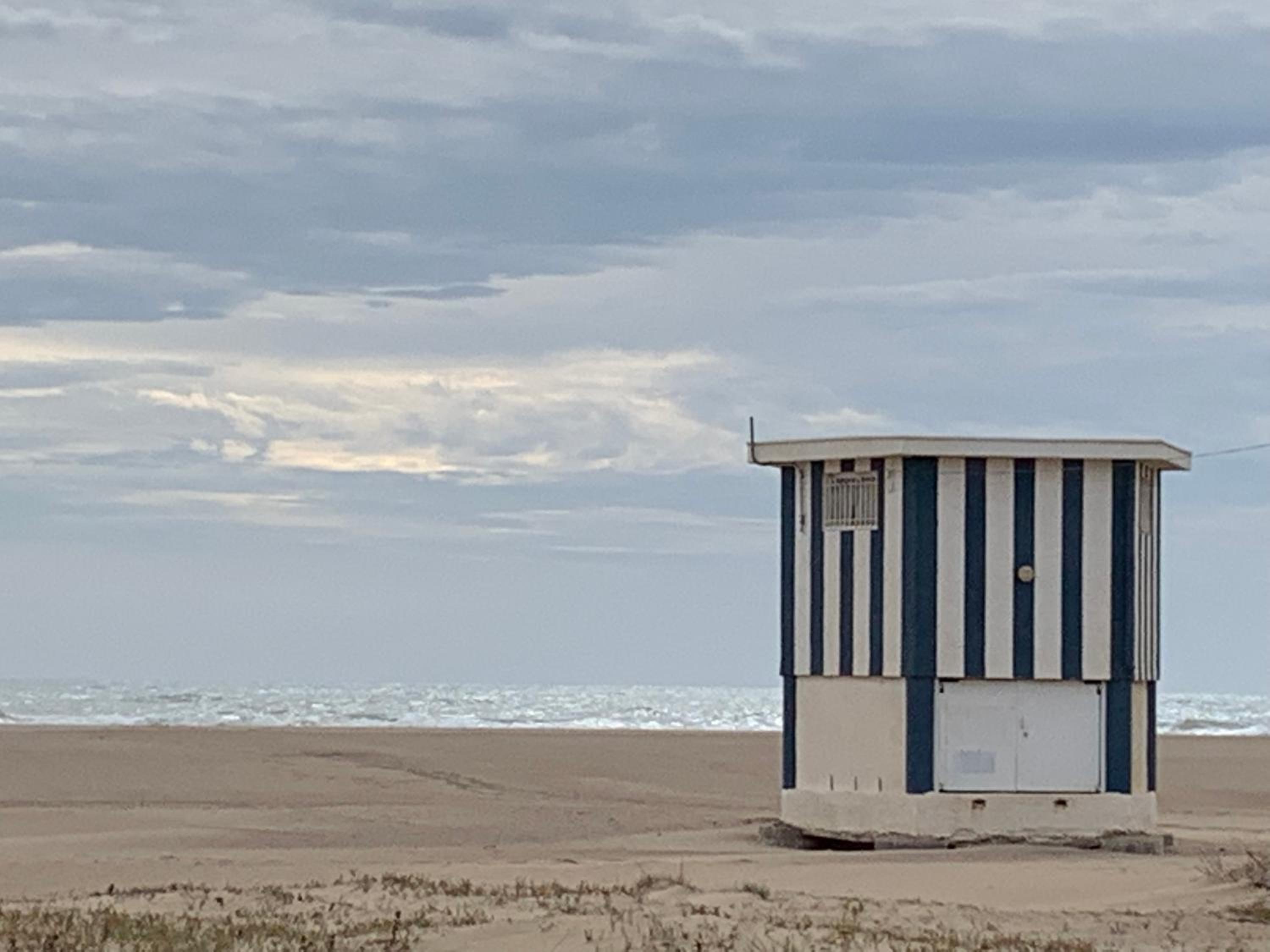 Les Corsaires direct plage près du port